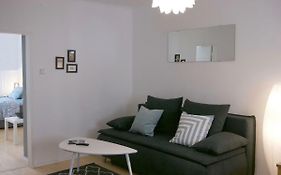 Spacious 2Rooms In The Center